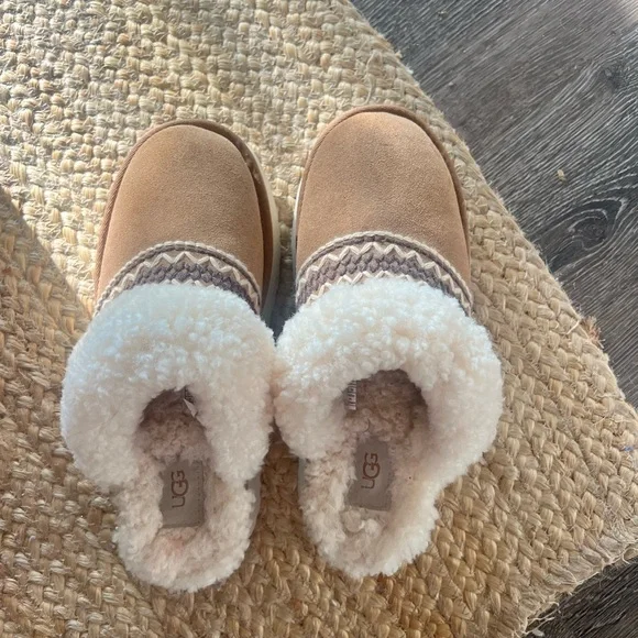 UGG Women's Disquette Brown and Cream Sheepskin Mules - Picture 3 of 10